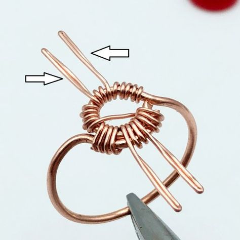 Erika Pal's Devotion Cabochon Ring | Contemporary Wire Jewelry Free Wire Jewelry Patterns, Diy Jewellery Tutorials, Wire Wrapped Cabochon Ring, Wire Weaving Ring, Wire Jewelry Patterns Rings, Easy Wire Wrapped Rings, Wire Jewelry Patterns How To Make, Diy Wire Jewelry Tutorials, Wire Wrapping Ring