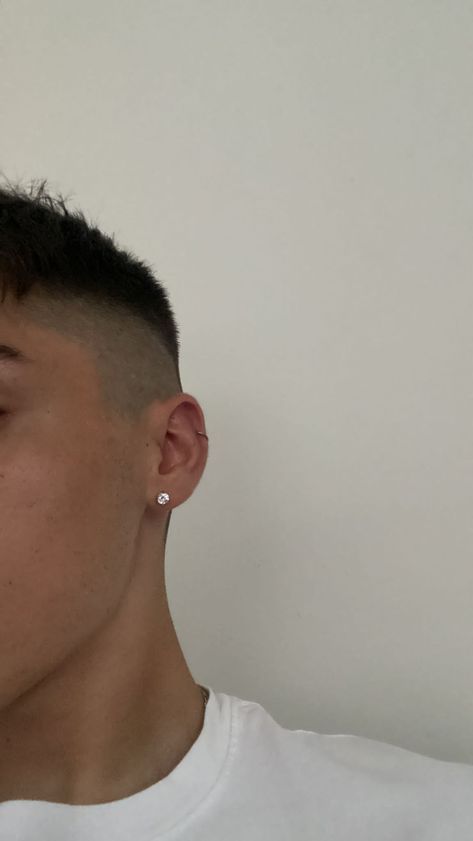 male ear piercing Ear Piercings Aesthetic Men, Guys Ears Pierced, Men With Earings Guys, Guys With Pierced Ears, Guy With Earrings Aesthetic, Piercings Ear For Men, Ear Percinings Boys, Ear Piercing Men Aesthetic, Guys With Ears Pierced