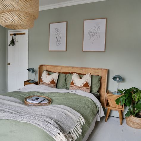 Sage Bedroom, Green Bedroom Walls, Green Bedroom Decor, Sage Green Bedroom, Bedroom Wall Colors, Green Bedroom, Green Rooms, Bedroom Green, Room Inspiration Bedroom