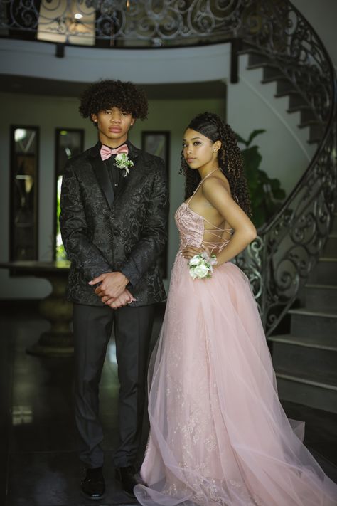 Bwwm Prom, Pink Prom Outfits For Couples, Pink Prom Couple, 2k24 Prom, High School Dance Dresses, Pink Graduation Dress, Md Photoshoot, Prom Suit And Dress, Formal Poses