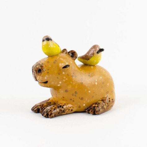 Things Made With Clay, Capybara Clay Art, Cool Clay Art, Capybara Ceramic, Clay Capybara, Ceramics Animals, Jelly Cat, Pottery Animals, Sculpture Art Clay