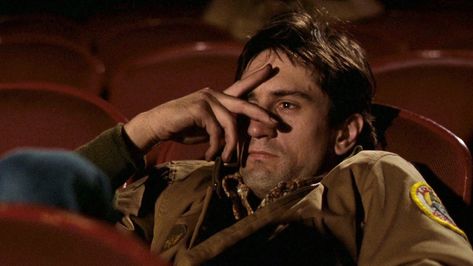 -taxi driver (1976) Taxi Driver Screencap, Táxi Driver, Film Screencaps, Taxi Driver 1976, Martin Scorsese Movies, Travis Bickle, Best New Movies, Jackie Brown, Toronto Film Festival