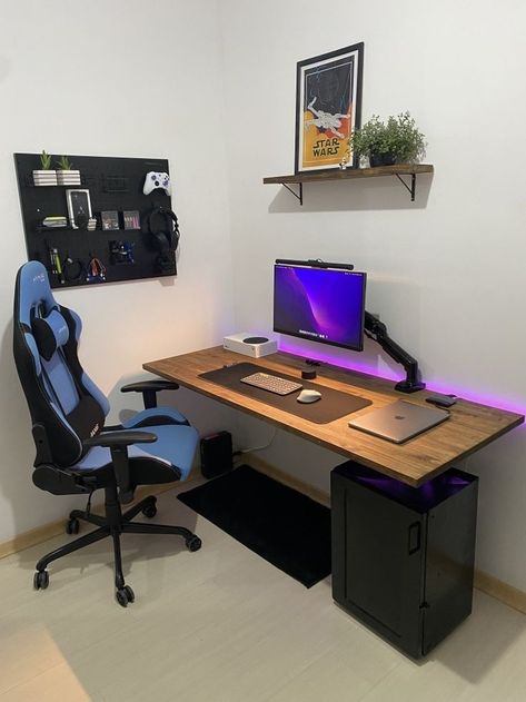 Clean Gaming Room, Set Up Gamer Minimalista, Home Office Gamer, Clean Setup, Set Up Gamer, Setup Gamer, Computer Desk Setup, House Interior Design Styles, Home Studio Setup