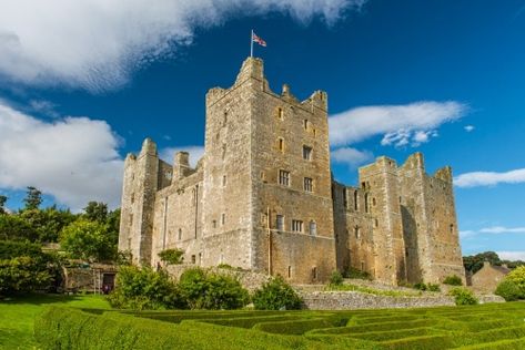 Bolton Castle, Warkworth Castle, Castle Mansion, Yorkshire Uk, Tulip Festival, Castle Wall, Country Houses, Yorkshire Dales, The Fox And The Hound