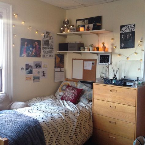 college dorm room ideas for guys college dorm room ideas for guys  decor college dorm room ideas for guys  black college dorm room ideas for guys  storage college dorm room ideas for guys  western college dorm room ideas for guys  vintage college dorm room ideas for guys  cozy Dreamy Apartment, Dorm Room Accessories, Shelf Decor Bedroom, Dorm Sweet Dorm, Dorm Inspiration, College Bedroom, Dorm Diy, Dorm Room Diy, College Ideas