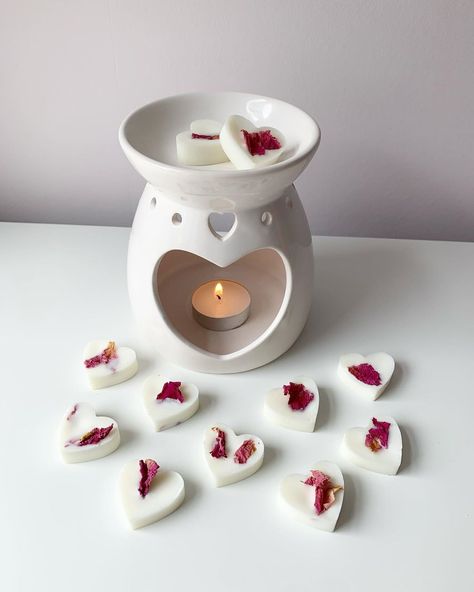 Waxmelts Ideas, Cute Candles Aesthetic, Handmade Candles Diy, Diy Wax Melts, Soya Mumu, Handmade Wax Melts, Homemade Scented Candles, Candle Obsession, Candle Tart