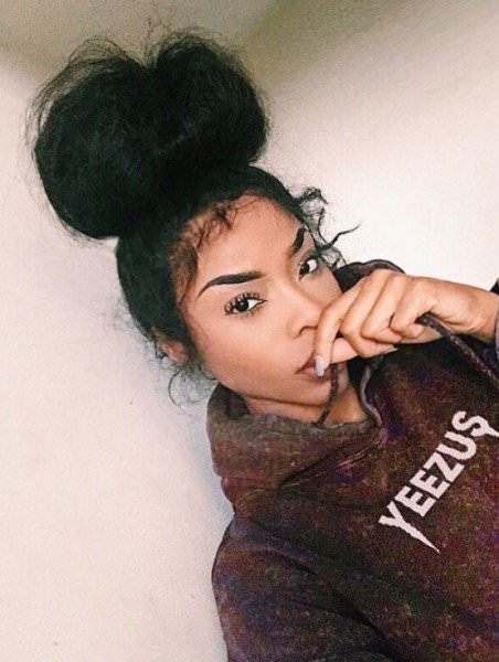 Big Messy Bun - https://blackhairinformation.com/hairstyle-gallery/big-messy-bun/ Big Messy Buns, Knot Hairstyles, Top Knot Hairstyles, Hair Laid, Hairstyle Gallery, Hair Crush, Different Hairstyles, Hair Weave, Black Girls Hairstyles