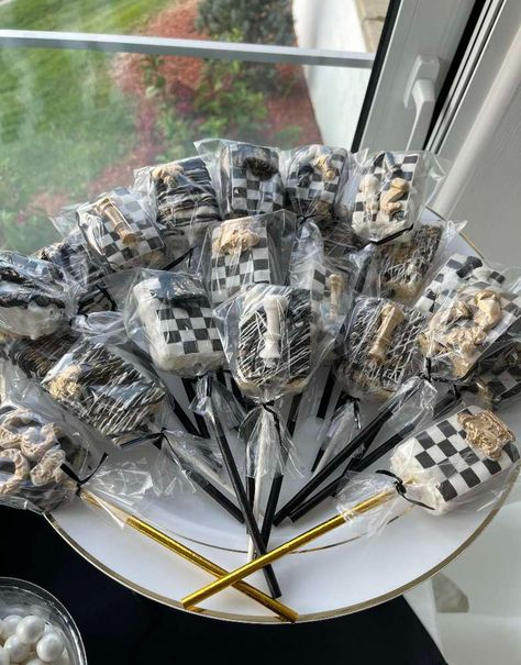 Chess Wedding Cake, Chess Decorations Party, Chess Themed Wedding, Chess Party Ideas, Chess Themed Birthday Party Ideas, Chess Party Theme, Chess Themed Party Decorations, Chess Themed Party, Chess Birthday Party Ideas