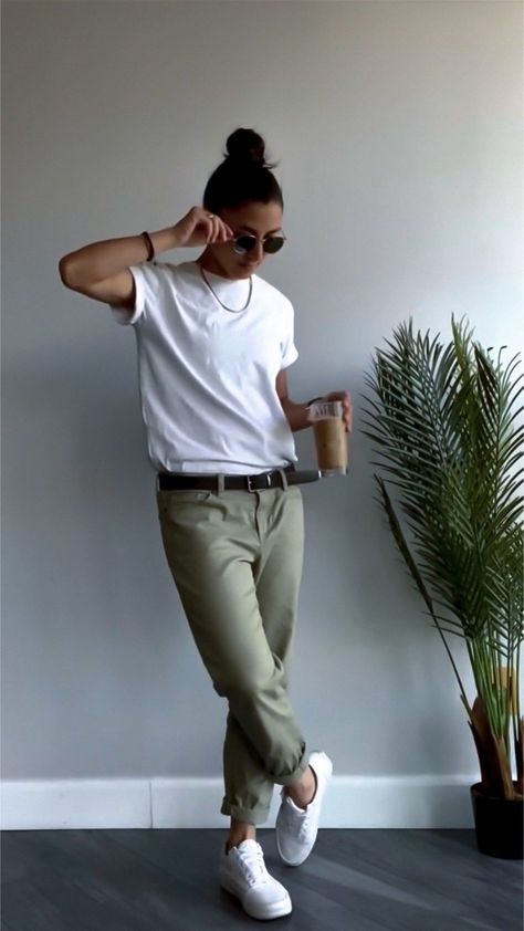 Tomboy Styles For Women, Tomboy Smart Casual, Tomboy Brunch Outfit, Smart Casual Tomboy Outfit, Tomboy Summer Fashion, Tomboy Summer Outfits Street Style, Smart Casual Masc Women, Tomboy Chic Outfits Street Style, Tomboy Office Outfits