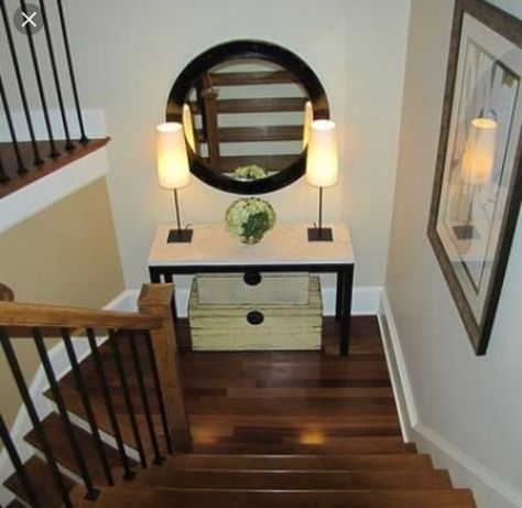 Decorate Stair Landing, Small Stair Landing Decor, Stair Landing Decor Ideas, Staircase Landing Ideas, Stair Landing Ideas, Landing Ideas Upstairs, Landing Decor Ideas, Stair Landing Decor, Amazing Stairs