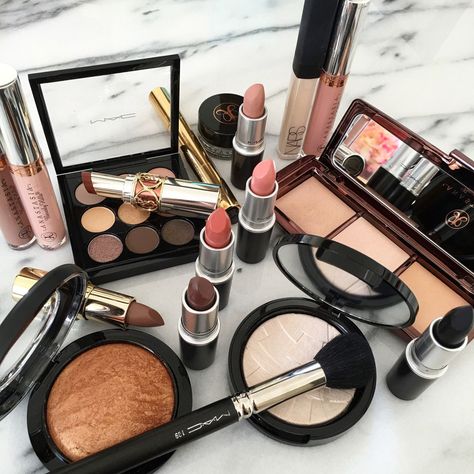 Everything You Need for a Complete, Affordable Makeup Kit Makeup Guide, High End Makeup, Makeup Hacks, Affordable Makeup, Makeup Blog, Makeup Obsession, Luxury Makeup, Kiss Makeup, Drugstore Makeup