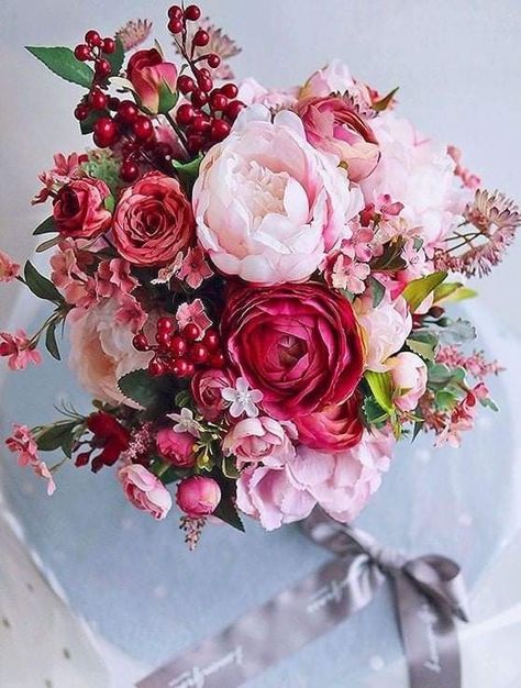 Valentines Bouquet, Red Bridal Bouquet, Pretty Bouquet, Bridal Bouquet Pink, Bouquet Bride, Wedding Bouquets Pink, A Bouquet Of Flowers, Peonies Bouquet, Pink Bridal