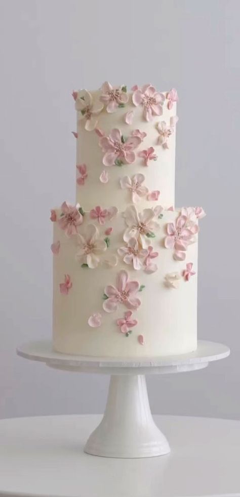 Elegant 2 Tier Birthday Cake, Latest Cake Trends 2023, Simple Floral Cake Design, Cake Trends 2023, Cakes 2023, 75 Birthday, Wedding Cake Simple Elegant, Floral Cake Design, Wedding Cake Trends