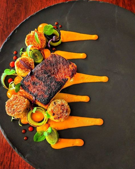 https://www.instagram.com/p/CJbJBrghuwV/?igshid=1ggksawck2y90 Mexican Dinner Recipes Beef, Charred Leeks, Fish Plating, Chili Aioli, Fancy Food Presentation, Quinoa Cakes, Fine Dining Plating, Carrot Puree, Plating Food