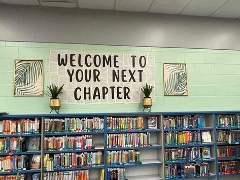 School Library Desk Decor, Nonfiction Library Displays, Moody Classroom, Reading Bulletin Boards Middle School, Middle School Library Decorating Ideas, Library Decorating Ideas Elementary, Middle School Library Bulletin Boards, Library Bulletin Board Ideas, Library Display Ideas