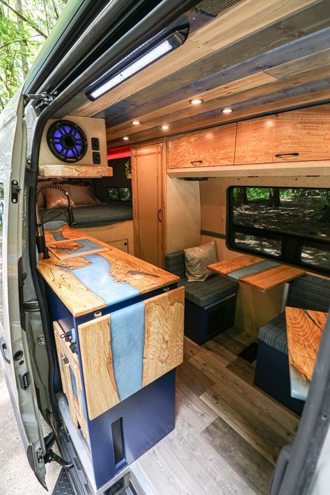 Van Conversion Layout, Diy Caravan, Camp Trailers, Kombi Motorhome, Camper Interior Design, Van Dwelling, Diy Campervan, Van Conversion Interior, Campervan Life