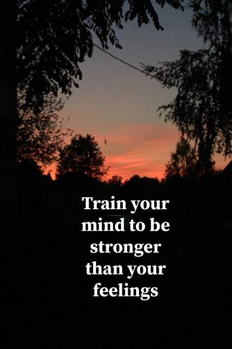 Train your mind to be stronger than your feelings Chest Press, Muscle Building Diet, Women Back, Detox Tips, Enough Sleep, Hiit Training, Train Your Mind, Healthy Beauty, Proper Nutrition