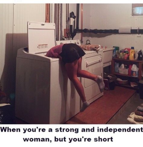 Short People Memes, Girl Problems Funny, Short People Problems, Humor Life, Memes Girl, Short Girl Problems, Teen Stuff, Funny People Pictures, Funny Memes About Girls