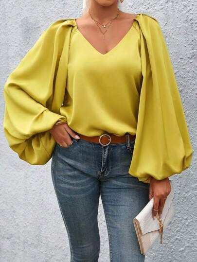 Big Sleeves Blouse, Flowing Blouse, Lantern Sleeved Blouses, Curvy Shorts, Curvy Swimwear, Balloon Sleeve Top, Teacher Outfit, Creation Couture, Sweatshirt Set