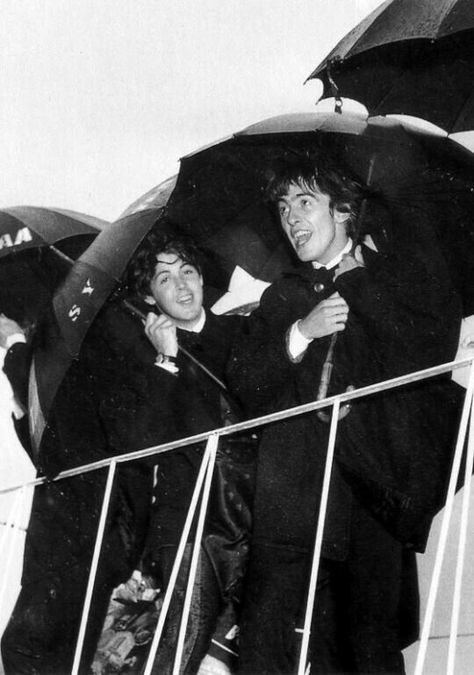 Paul And George, Beatles George, Sydney Airport, Just Good Friends, Beatles Pictures, Something In The Way, Paul George, British Boys, The Fab Four