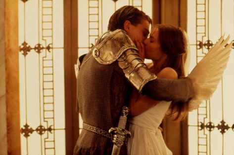 The Best Movie Kisses of All Time Romeo And Juliet Costumes, Lady Capulet, Romeo Montague, Romeo Juliet 1996, Juliet Movie, Juliet Capulet, Fictional Couples, Movie Kisses, Baz Luhrmann