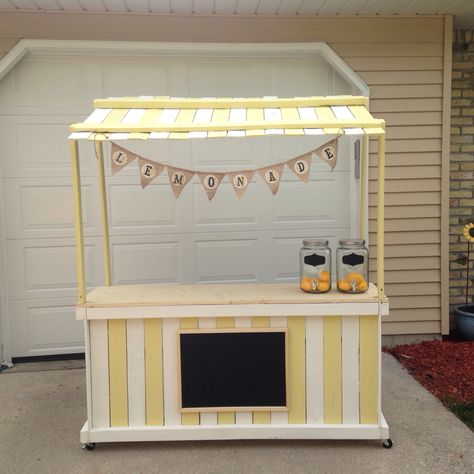 Homemade lemonade stand Homemade Lemonade Stand Diy, Lemonade Stands For Kids, Pallet Lemonade Stand, Homemade Lemonade Stand, Lemonade Stall, Cute Lemonade Stand, Kids Lemonade Stand, Lemonade Stand Ideas, Kids Lemonade Stands