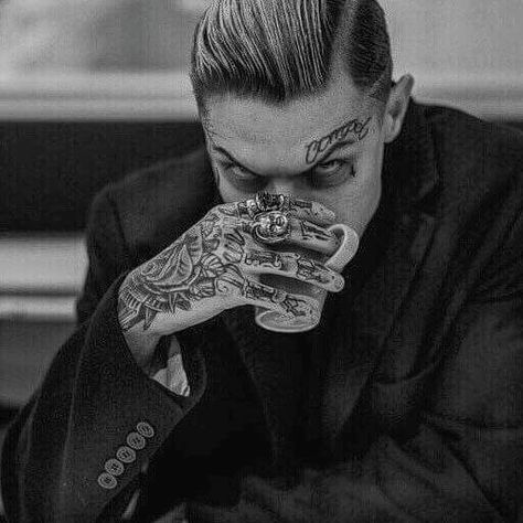 #wattpad # What happens when Pennywise starts to feed on something other than fear? It related fanfiction. Another semi-self insert piece (I seem to do those a lot lol!) Man With Tattoos, Image Swag, Bad Boy Aesthetic, Boy Tattoos, Inked Men, Trik Fotografi, Trendy Tattoos, Successful People, Johnny Depp