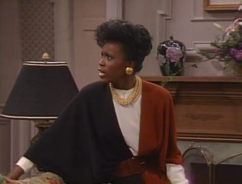 Aunt Viv Style, Janet Hubert, Aunt Viv, Elegant Black Women, Thirty Flirty And Thriving, Black Glamour, Fresh Prince Of Bel Air, Film Fashion, Prince Of Bel Air