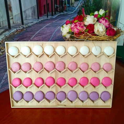 Macaroon Stand Display, Diy Macaron Stand, Macaroons Stand, Macaron Display Ideas, Macaroon Display Ideas, Macaroons Display, Macaroon Display, Macaroon Stand, Diy Party Props