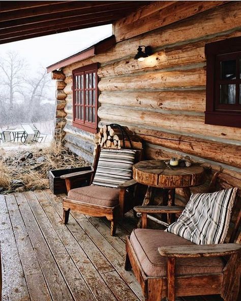 Log Cabin Homes, Cabin Porches, Montana Living, Cabin Porch, Fantasy Life, Cabin Interiors, Cottage Cabin, Cabin Living, Little Cabin