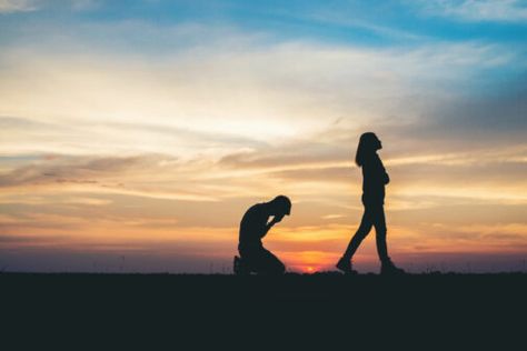 How long should it take to get over a breakup? | health enews Breaking Up Over Text, Breaking Up With Someone You Love, Friendship Breakup, Letting Someone Go, Breaking Up With Someone, Ending A Relationship, True Love Stories, Make You Believe, Be Honest With Yourself