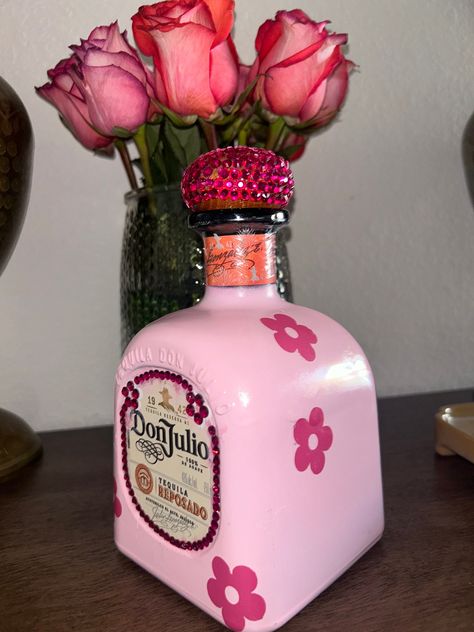 Hand designed Blanco Don Julio Birthday bottle. You can add rhinestones and/or glitter & personalized label with message.Please message me to start customizing your bottle today❣️ Bottle comes empty do to Florida's laws. Any color is available ❣️ Don Julio Blanco Bottle Decorated, Birthday Bottles Alcohol, Glitter Bottles Alcohol, Don Julio Bottle Decorated, Glitter Liquor Bottle, Custom Liquor Bottles, Painted Liquor Bottles, Decorated Alcohol Bottles, 21st Birthday Bottle