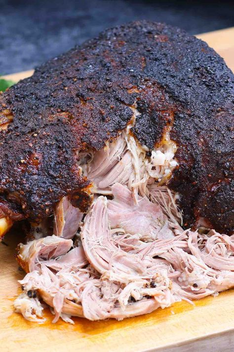 Smoked Pork Shoulder Rub, Pork Shoulder Slow Cooker, Smoked Pulled Pork Recipe, Pellet Smoker Recipes, Smoked Pork Shoulder, Pork Shoulder Recipes, Smoked Pulled Pork, Pellet Grill Recipes, Traeger Recipes