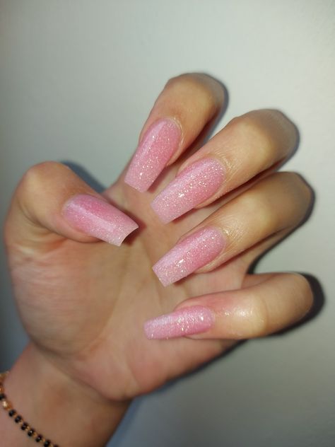 Light Pink Acrylics Coffin, Pink Sparkly Coffin Acrylic Nails, Shiny Pink Acrylic Nails, Nails Inspo Pink Glitter, Pink Sparkle Acrylics, Pink Acrylic With Glitter, Pink Glossy Nails Acrylic, Acrylic Pink Glitter Nails, Pink Sparkle Nails Acrylic Coffin