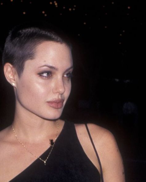 Angelina Jolie Buzzcut, Womens Buzzcut, Woman Buzzcut, Angelina Jolie Short Hair, Buzzcut Women, Blonde Buzzcut, Angelina Jolie Daughter, Buzzed Hair Women, Buzzed Hair