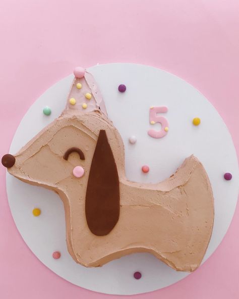 Puppy Party Cake, Puppy Dog Cakes, Puppy Birthday Cakes, Dachshund Birthday, Puppy Birthday Parties, Puppy Cake, Dog Birthday Cake, Dog Cakes, Dog Birthday Party