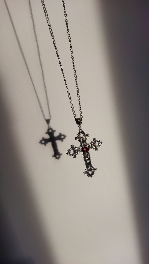 Grunge Jewelry, Edgy Jewelry, Y2k Jewelry, Dope Jewelry, Funky Jewelry, Jewelry Lookbook, Chains Necklaces, Cross Jewelry, Dream Jewelry