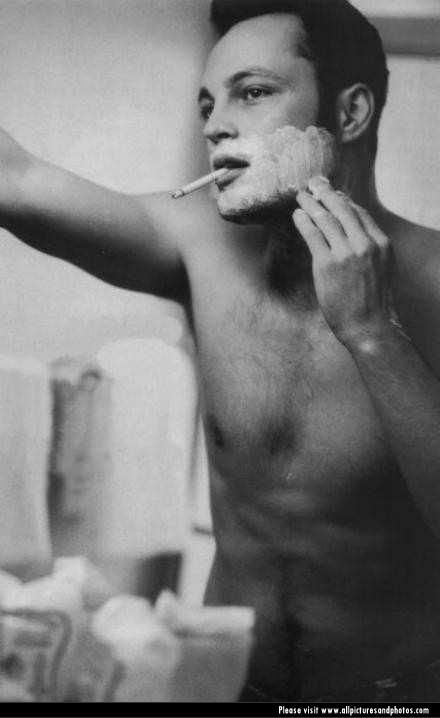 Vince Vaughn ..... Younger Days. Vince Vaughn, The Perfect Guy, Famous Faces, Man Crush, Celebrity Crush, Famous People, Comedians, Shaving, Actors & Actresses