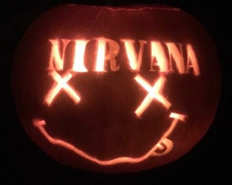 Grunge Pumpkin Carving, Radiohead Pumpkin Carving, Pumpkin Carving Ideas Y2k, Deftones Pumpkin Carving, Spooky Pumpkin Carving Ideas Easy, Pumpkin Carving 2023, Preppy Pumpkin Carving Ideas, Y2k Pumpkin Carving, Album Cover Pumpkin Carving