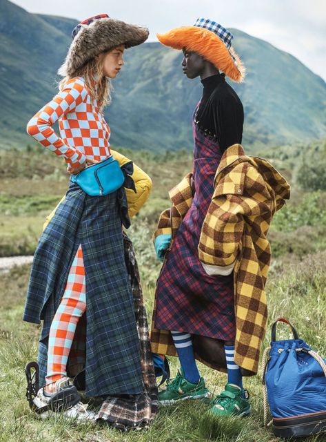 Nature Inspired Outfits, Nike Tenis, Tartan Fashion, Fashion Shooting, Mode Editorials, Natural Fashion, Nature Fashion, Vogue Us, Wallpaper Size