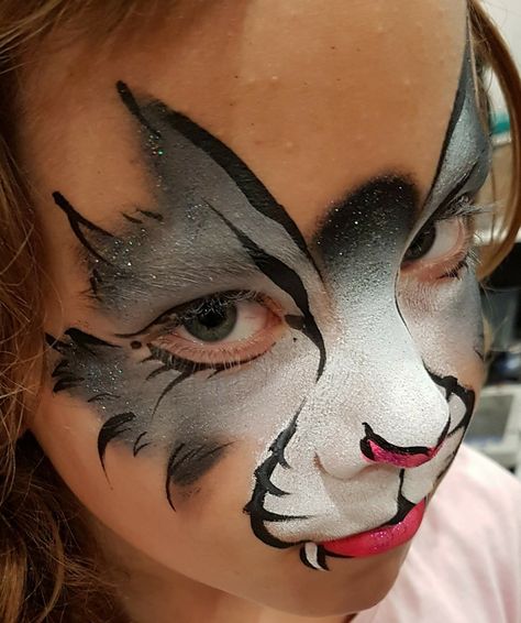 Mia Bohl wolf face painting design Bobcat Face Paint, Face Paint Wolf, Wolf Face Painting, Wolf Face Paint, Face Painting Ideas For Kids, Eye Face Painting, Halloween Makeup For Kids, Kitty Face Paint, Animal Face Paintings