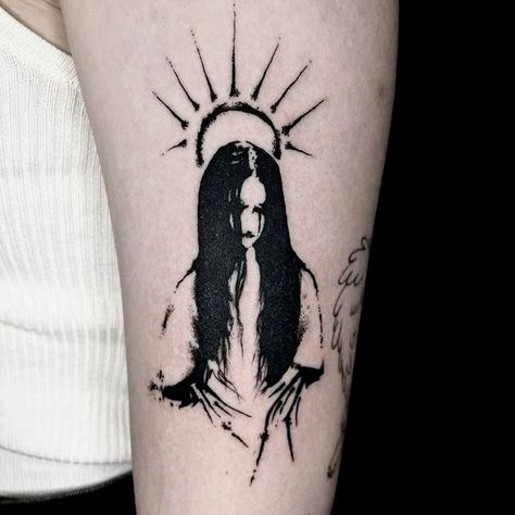 Sadako Tattoo, Grudge Tattoos, Weirdcore Tattoo, Masc Tattoos, High Contrast Tattoo, Flat Tattoo, Hellboy Tattoo, Grunge Tattoo, Sigil Tattoo