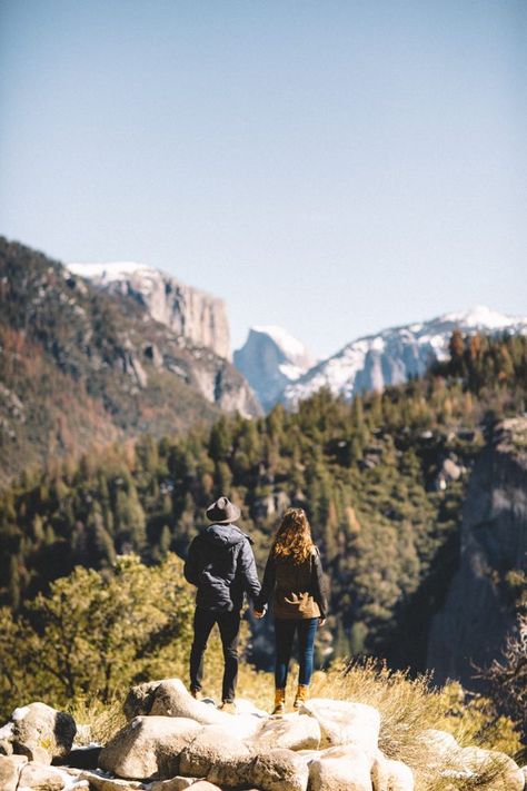 Yosemite Autumn, Yosemite Engagement Photos, Outdoorsy Outfits, Yosemite Engagement, Fun Couple Activities, Cali Vibes, Autumn Photos, Mountain Engagement Photos, Bridal Photographs