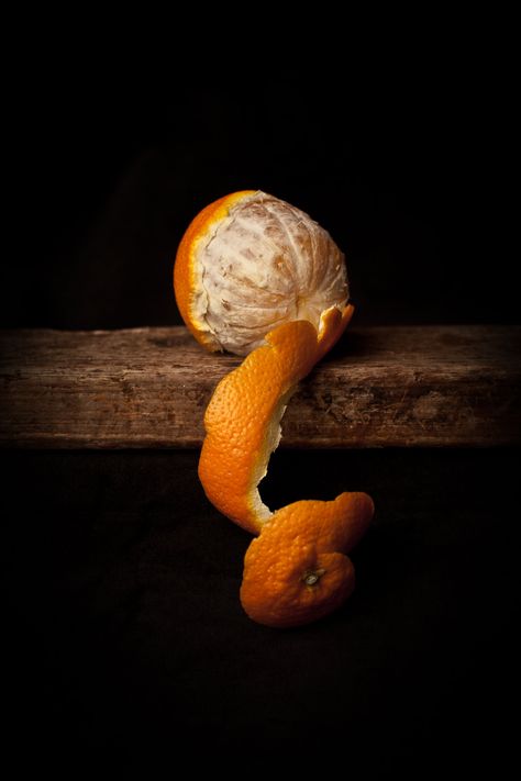 Vegetables Photography, Still Life Pictures, Dark Food Photography, Life Drawing Reference, Still Life Images, Still Life Fruit, Food Photography Inspiration, Fruit Photography, Still Life Photos