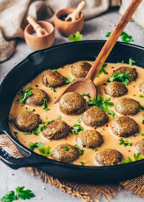 Vegan Swedish Meatballs Recipe - Bianca Zapatka | Recipes Vegan Swedish Meatballs, Lentil Balls, Vegan Gravy, Vegan Cinnamon Rolls, Vegan Meatballs, Swedish Meatballs, Meatballs Recipe, Swedish Recipes, Meatball Recipes