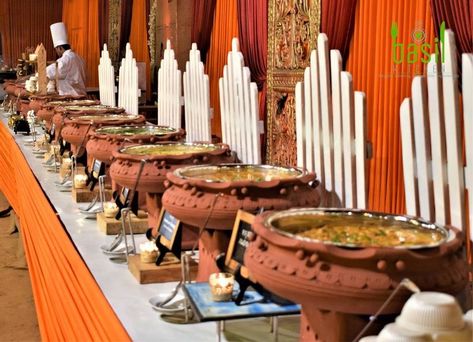 10 Fun Food Stall Ideas We've Curated To Inspire Any Bountiful Bridal Banquet Food Stall Ideas, Indian Wedding Food, Indian Catering, Stall Decorations, Wedding Buffet Food, Food Counter, Catering Food Displays, Catering Buffet, Buffet Decor