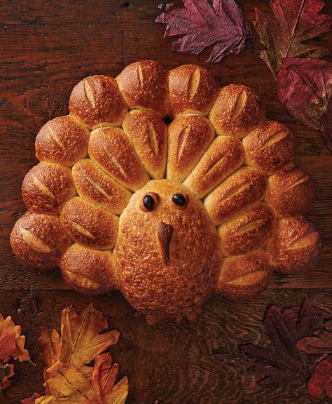 Padilla’s pull-apart turkey was inspired by a magazine spread, featuring a bird-shaped platter of fruit. COURTESY OF BOUDIN Thanksgiving Bread Recipes, Thanksgiving Bread, Shaped Bread, Dessert Breads, Bread Shaping, Bread Art, Pull Apart Bread, Leftover Turkey, Bread Bowls