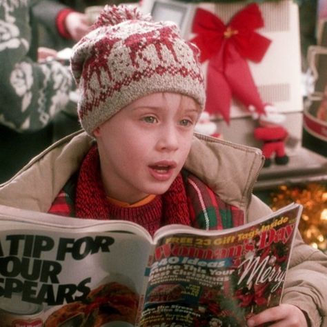 Home Alone 1990, Kevin Mccallister, Dinner And A Movie, Telegram Stickers, Home Alone, Family Christmas, Christmas