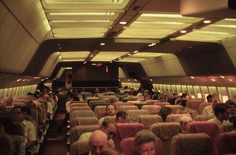 Aviation Aesthetic, Airline Interiors, Commercial Airplane, Airplane Interior, Retro Interior Design, Boeing 727, Aircraft Interiors, Vintage Planes, Vintage Aviation