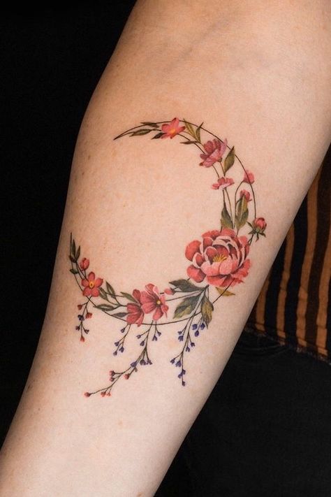 Floral Tattoo Inspiration for Men and Women Realistic Flower Tattoo, Pink Rose Tattoos, Flower Thigh Tattoos, Lady Bug Tattoo, Chrysanthemum Tattoo, Elbow Tattoos, Inspiration Tattoos, Peonies Tattoo, Botanical Tattoo